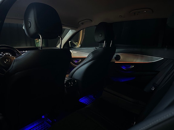 Mercedes-Benz E200 13 of 28