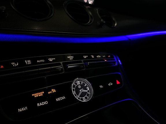 Mercedes-Benz E200 23 of 28