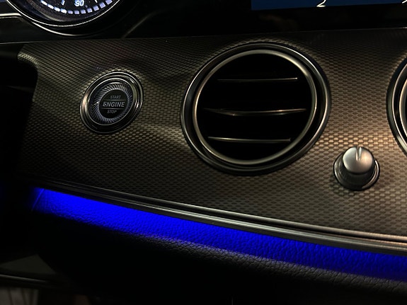 Mercedes-Benz E200 24 of 28