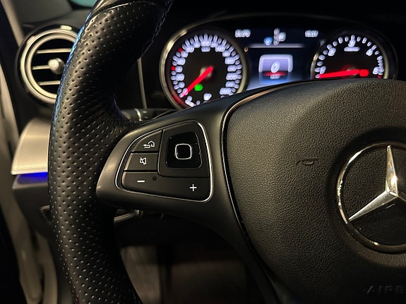 Mercedes-Benz E200 15 of 28