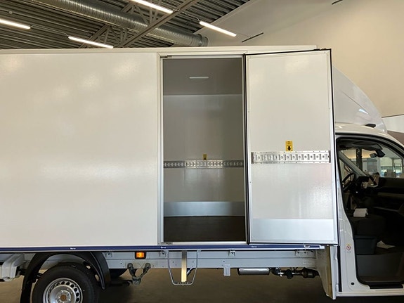 Volkswagen Crafter 9 of 16