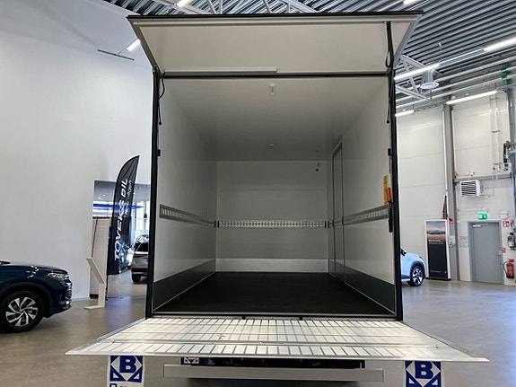 Volkswagen Crafter 12 of 16