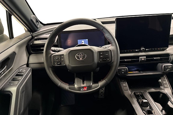 Toyota RAV4 9 of 24