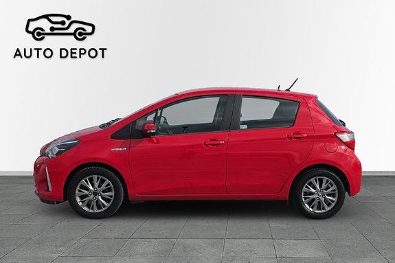 Toyota Yaris 2 of 10