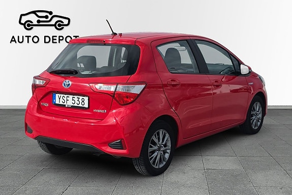 Toyota Yaris 5 of 10