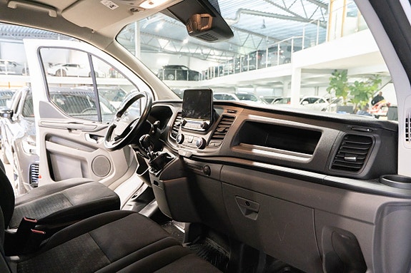 Ford Transit Custom 12 of 17