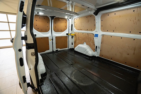 Ford Transit Custom 11 of 17