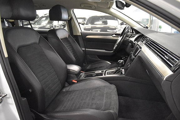 Volkswagen Passat 12 of 19