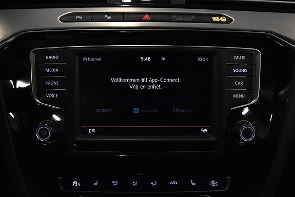 Volkswagen Passat 16 of 19