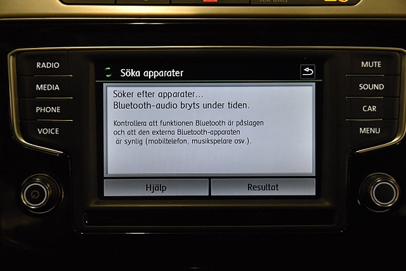 Volkswagen Passat 17 of 19
