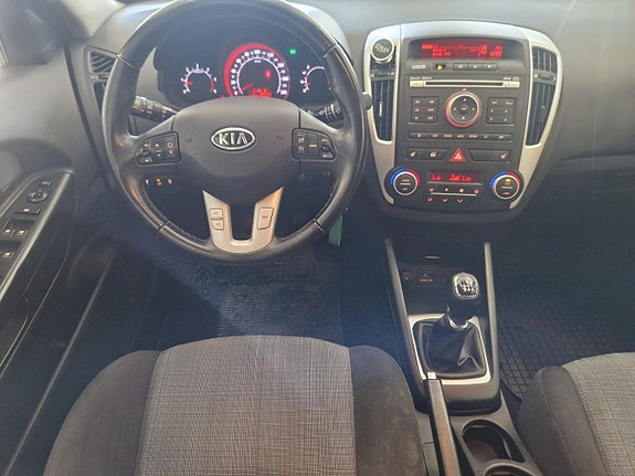 Kia Ceed 8 of 17