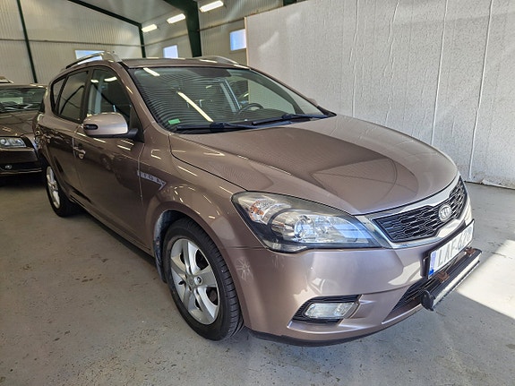 Kia Ceed 2 of 17
