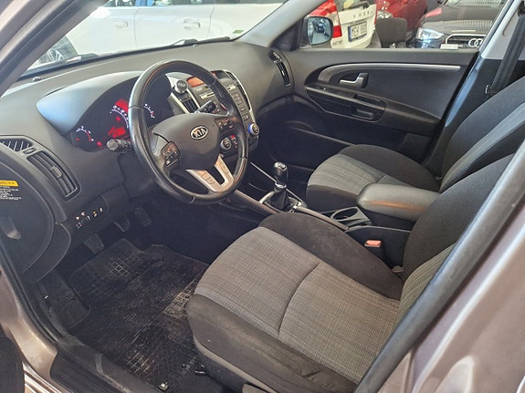 Kia Ceed 5 of 17