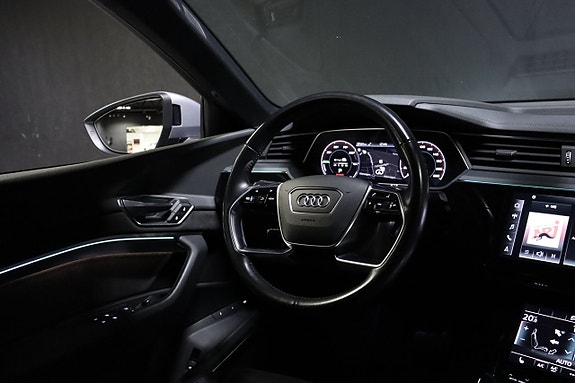 Audi e-tron Sportback 23 of 30