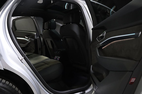 Audi e-tron Sportback 17 of 30