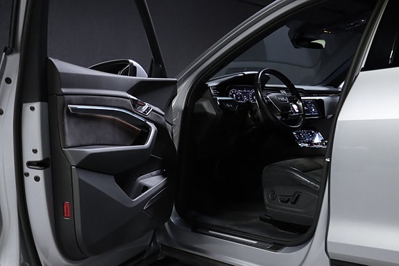 Audi e-tron Sportback 13 of 30