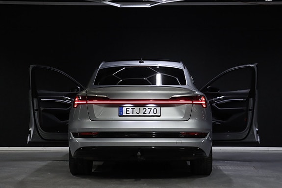 Audi e-tron Sportback 12 of 30