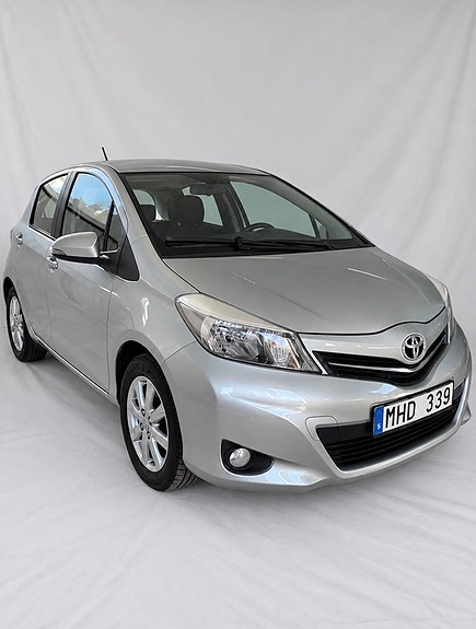 Toyota Yaris 2 of 4