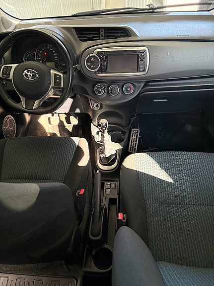 Toyota Yaris 3 of 4
