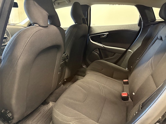 Volvo V40 9 of 9