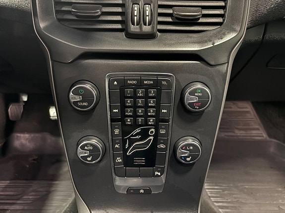 Volvo V40 7 of 9