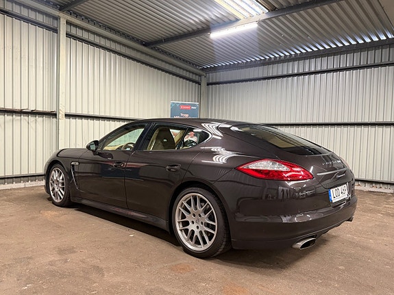 Porsche Panamera 4 9 of 23