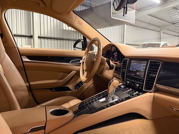 Porsche Panamera 4 15 of 23