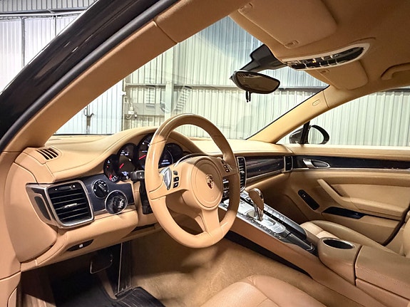 Porsche Panamera 4 21 of 23