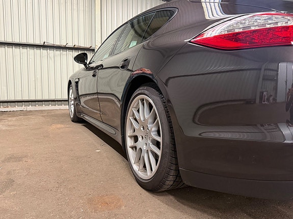 Porsche Panamera 4 10 of 23