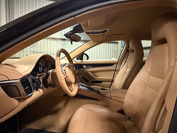 Porsche Panamera 4 20 of 23
