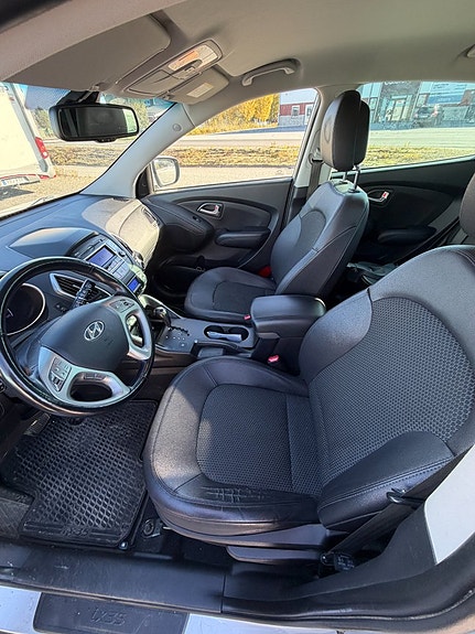 Hyundai ix35 4 of 5