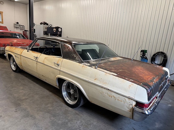 Chevrolet Impala 3 of 13