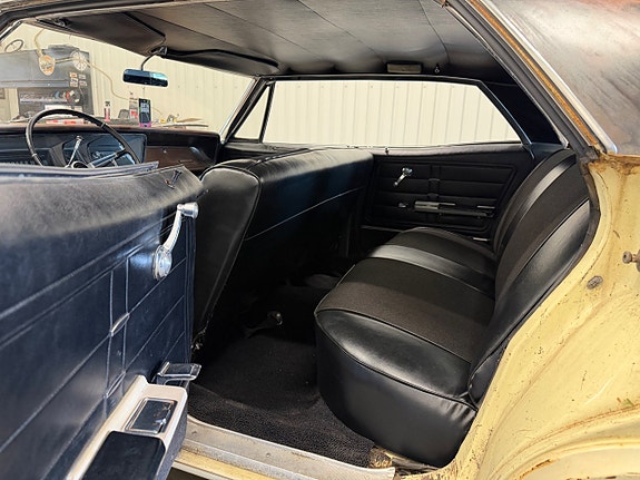 Chevrolet Impala 6 of 13
