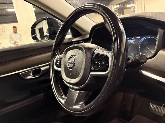 Volvo V90 Cross Country 6 of 13