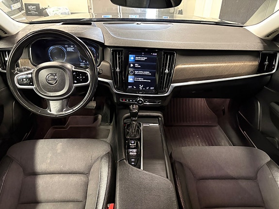 Volvo V90 Cross Country 11 of 13