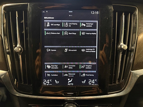 Volvo V90 Cross Country 7 of 13