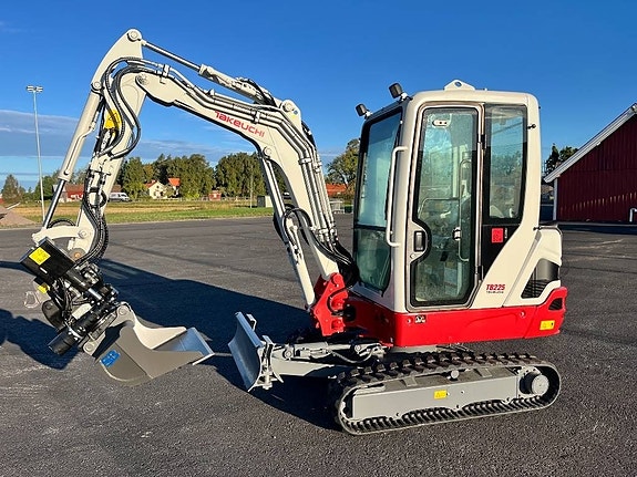Takeuchi TB 225