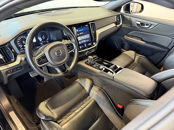Volvo S60 11 of 25