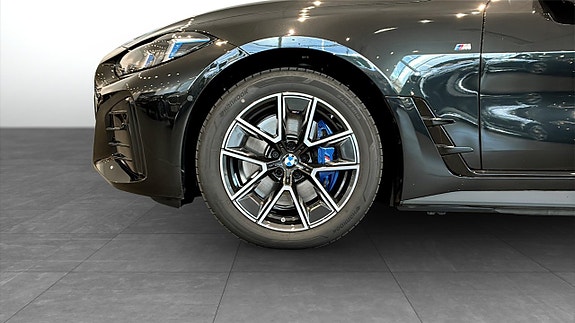 BMW i4 9 of 9