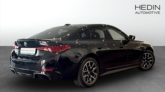 BMW i4 2 of 9