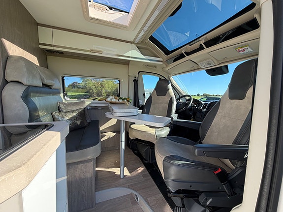Chausson *5.99m*9-växlad automat*160hk*Dieselvärme*Solcell*Lithiumbatteri 7 of 24
