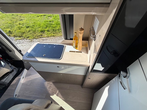 Chausson *5.99m*9-växlad automat*160hk*Dieselvärme*Solcell*Lithiumbatteri 17 of 24