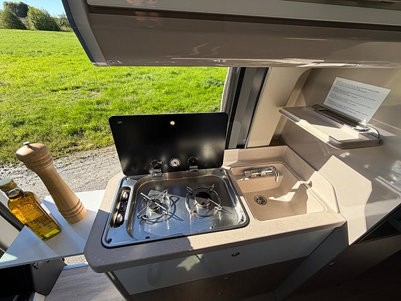 Chausson *5.99m*9-växlad automat*160hk*Dieselvärme*Solcell*Lithiumbatteri 9 of 24