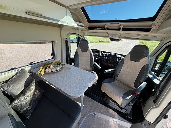 Chausson *5.99m*9-växlad automat*160hk*Dieselvärme*Solcell*Lithiumbatteri 3 of 24