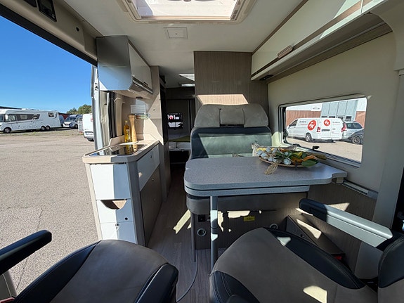 Chausson *5.99m*9-växlad automat*160hk*Dieselvärme*Solcell*Lithiumbatteri 2 of 24