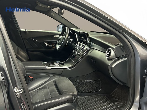 Mercedes-Benz C200 7 of 10