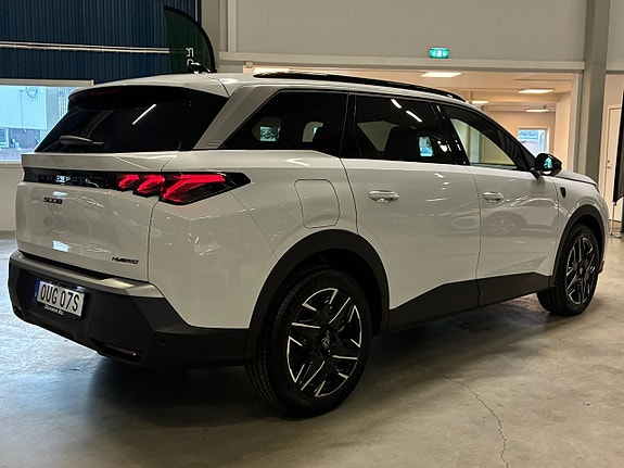 Peugeot 5008 3 of 25