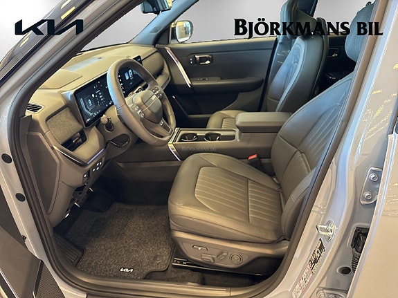 Kia Seltos 8 of 19