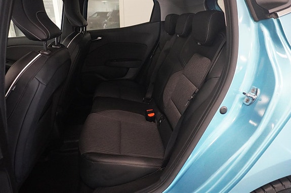 Renault Clio 8 of 13