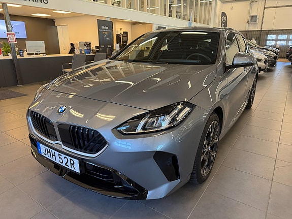 BMW 120 3 of 10